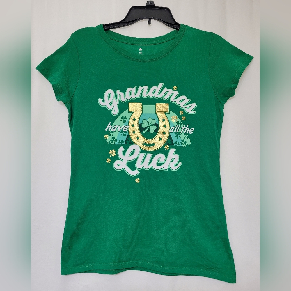 ST. PATTY'S DAY Graphic Tee "Grandma's Have All The Luck" T-shirt Size S